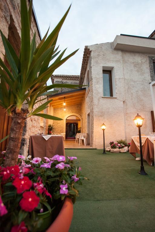 Отель L'Antico Borgo Джераче Экстерьер фото