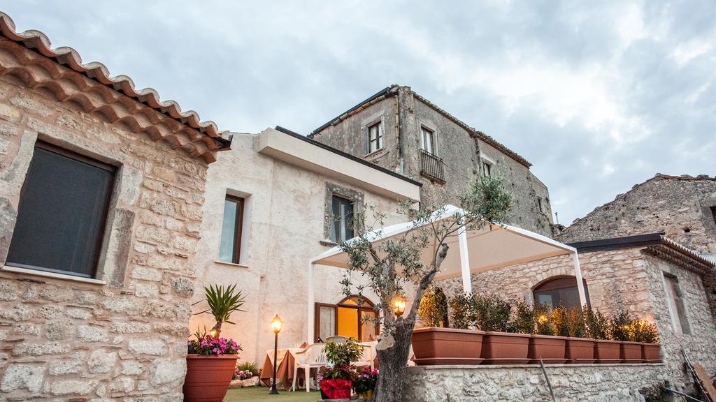 Отель L'Antico Borgo Джераче Экстерьер фото