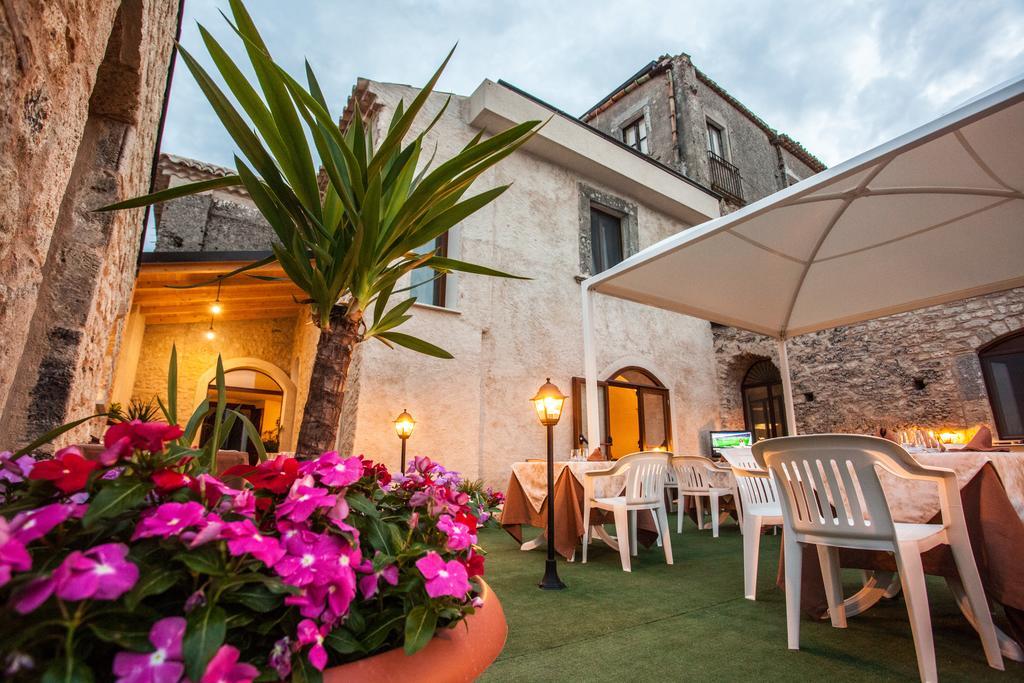 Отель L'Antico Borgo Джераче Экстерьер фото